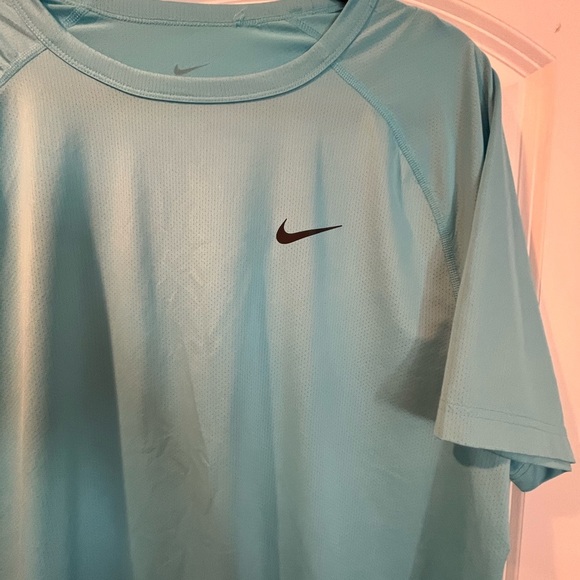 Nike Dri-Fit Top - Large - Picture 2 of 7